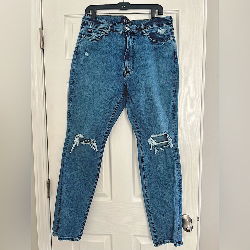 Men’s - Abercrombie & Fitch Athletic Slim Stretch Ripped Jean - Med Wash (34/32)